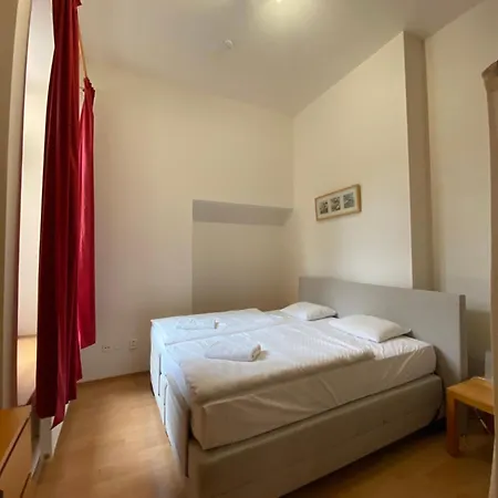 Poustevnik Apartment *